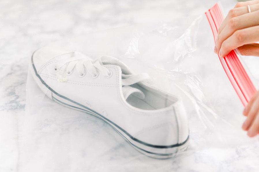 Hvis du prøver å fjerne flekker fra møbeltrekk