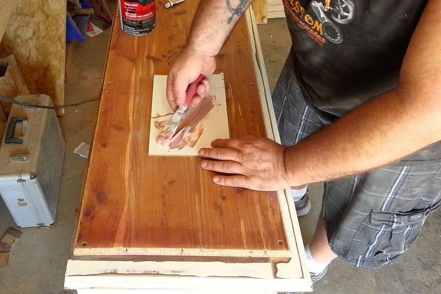 Trefyllstoffer er vanligvis formulert med trebiprodukter som sagflis eller trestøv suspendert i et vann