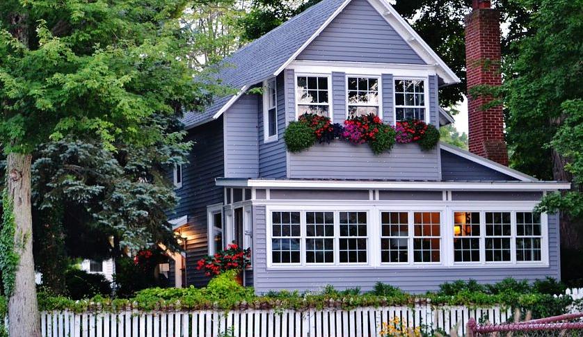 Husk å sette deg i skoene til en potensiell kjøper før huset ditt er oppført for salg