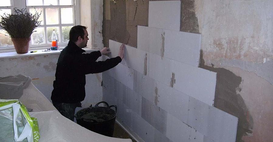 Kan du kutte et lite hull omtrent 5 centimeter over gulvet