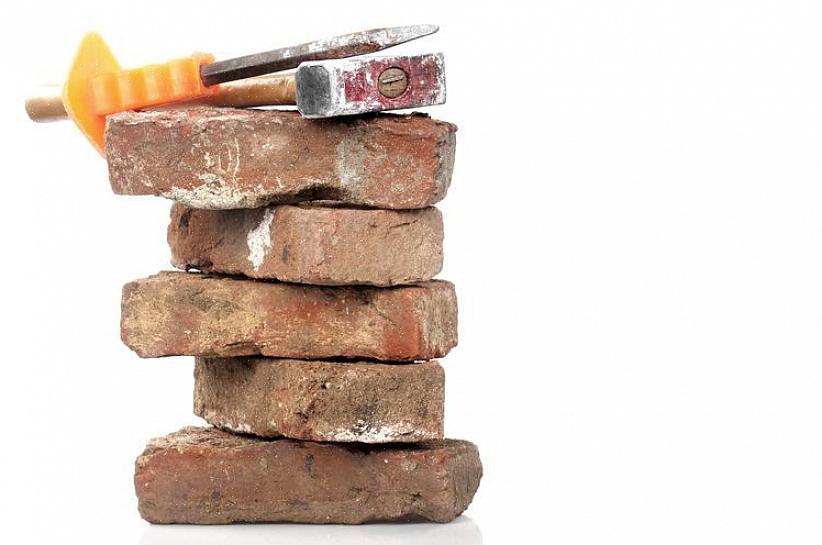 Tynn sparkel som brukes til å hakke små mengder mørtel på stein