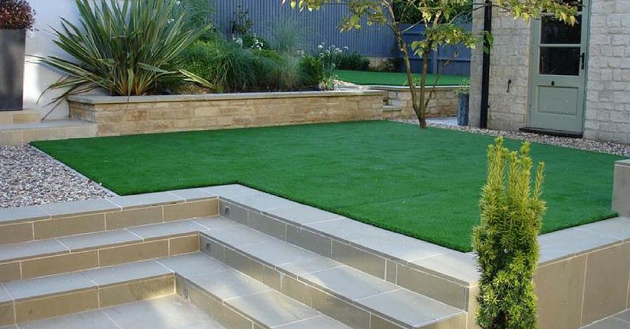 Varme netter uten regn er like vanskelige for en velstelte plen