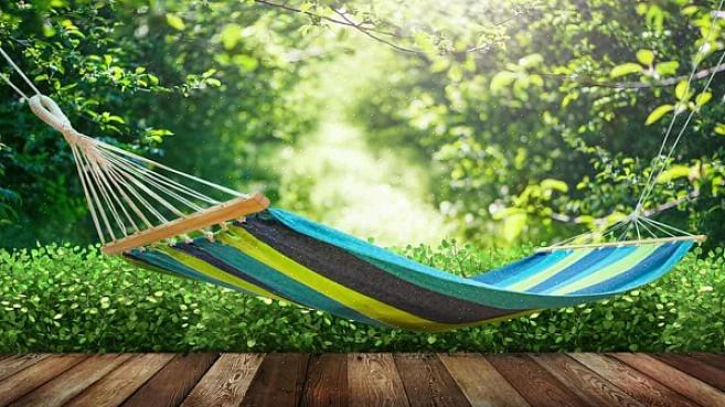 Tilbyr den tradisjonelle hengekøyens kokonglignende komfort mens du lar deg sitte oppreist - ikke dypt sove