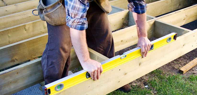 Skal du gå med tre eller kompositt terrassebord