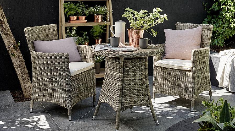 "utemøbler" eller "smijernsterrasse" hvis du søker noe spesifikt