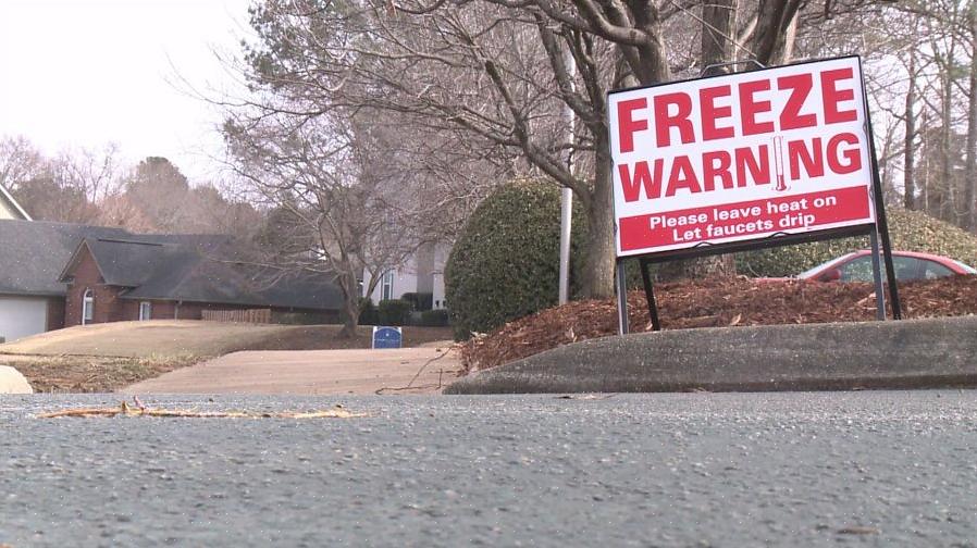 Selv små hull der ledninger eller telefonledninger kommer inn i hjemmet ditt