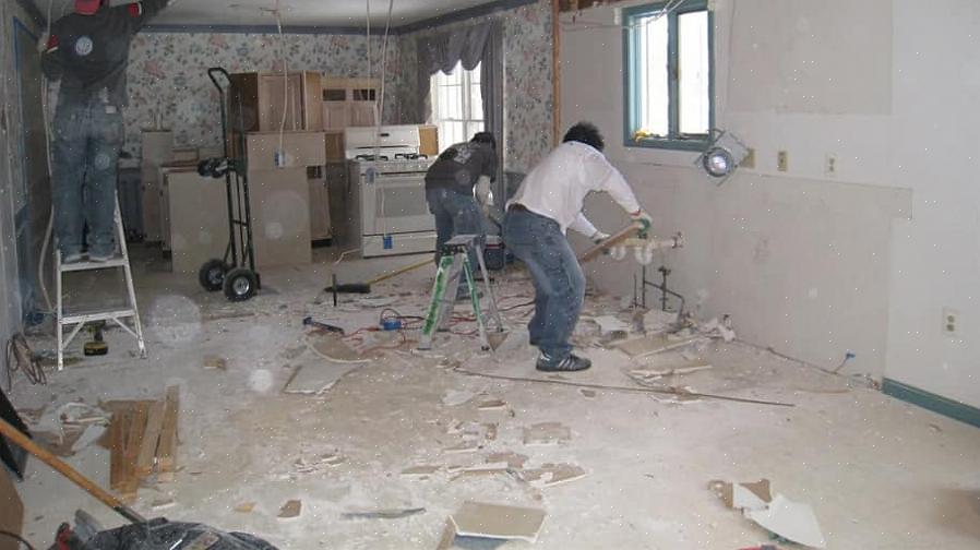 Du kan rive den eksisterende gipsveggen eller gipsen / lakenet i et rom