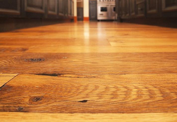 Mens dypsliping med elektrisk gulvsliper vil føre til mange av disse riper