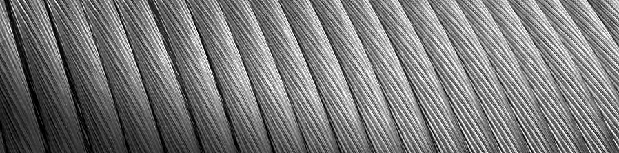 Tinning er en prosess med å bruke et loddejern til å smelte lodd rundt en trådet elektrisk ledning