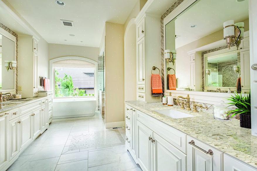 Og naturstein kan være et godt valg for huseiere som ønsker "wow" -faktoren ved å bruke dette eksklusive